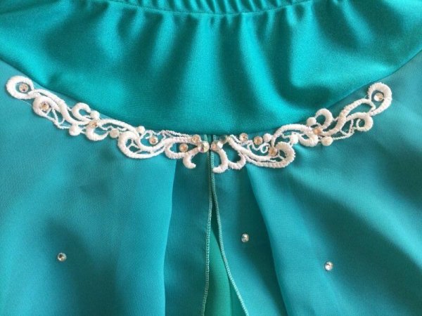 画像4: ジョーゼット2段スカート(ジェイド系)スワロフスキーラインストーン付 (4)